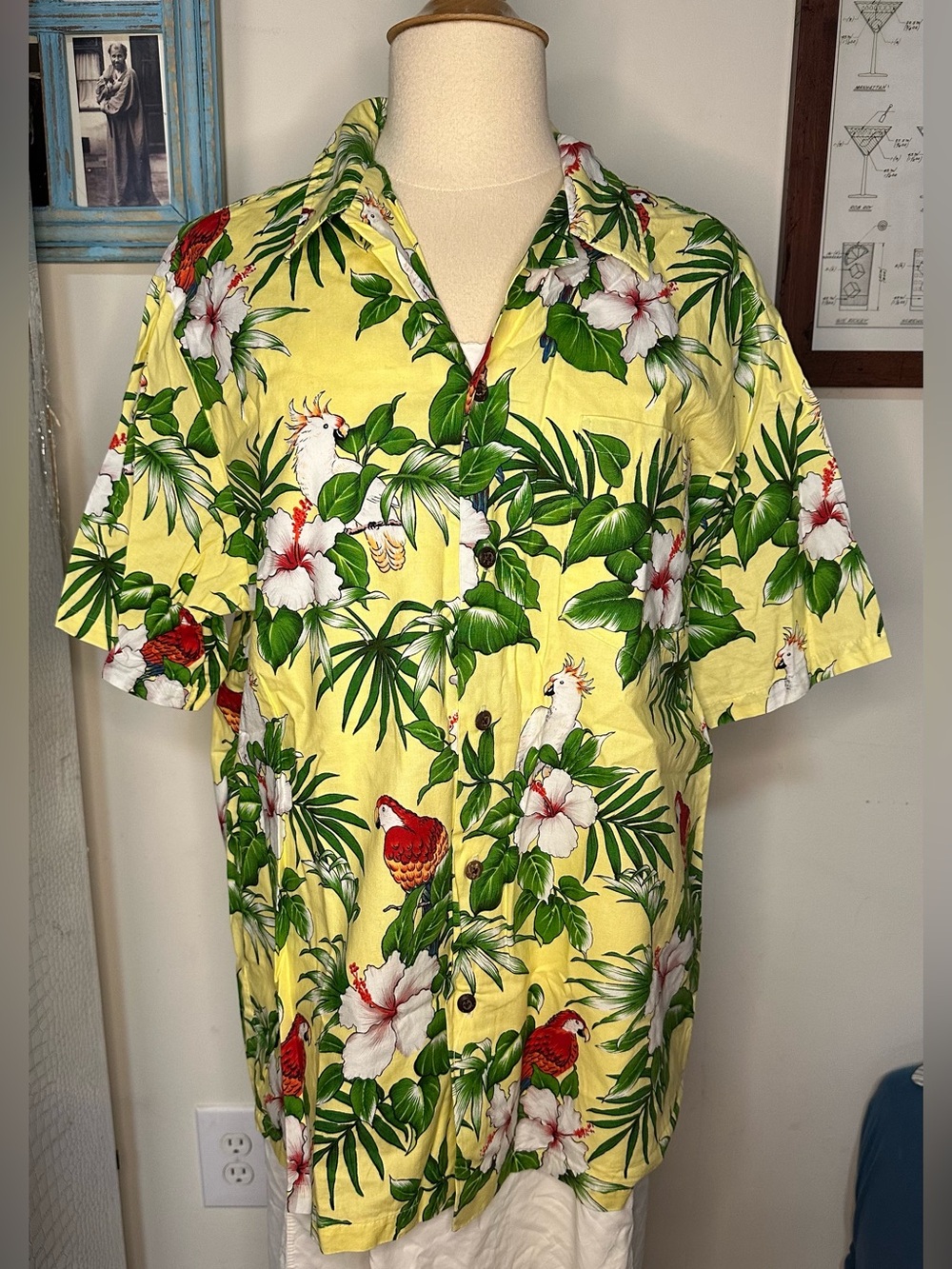 Styled by RJC Vintage Yellow Tropical Button-Down Shirt Parrot & Hibiscus Print